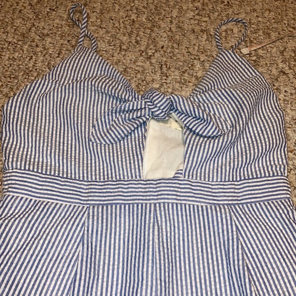 Like new everly blue and white striped romper - Picture 2 of 9